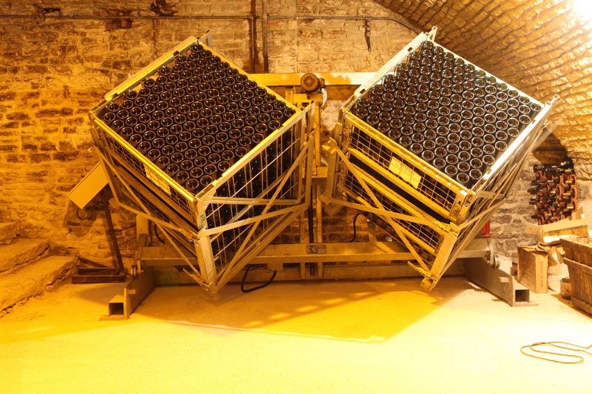 Gyropalettes® pour le remuage - Photo Michel Guillard ©Comité Champagne